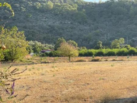 2000M2 Grundstück Zum Verkauf In Der Bebauten Gegend Des Dorfes Çandir