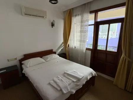 Dalyan'da 30 Odalı Kanala Yakın Satılık Otel