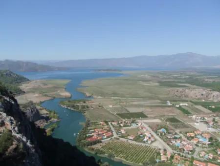 Dalyan Kanala Sıfır Satılık 5472M2 Arsa