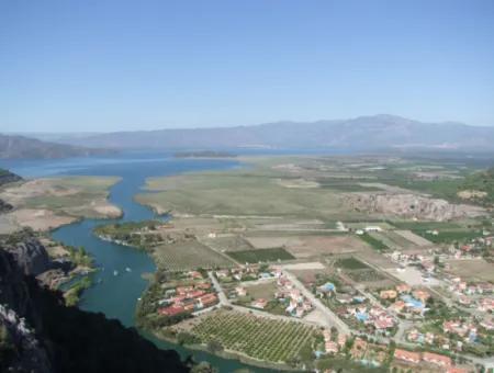 Dalyan Kanala Sıfır Satılık 5472M2 Arsa