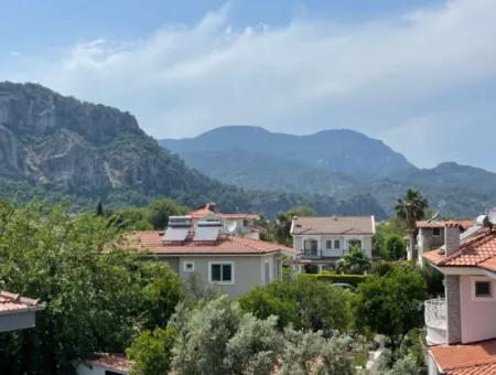 Dalyan  Merkezde 4+1 Satılık Villa